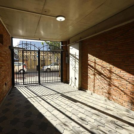 Апартаменты Brick House Тбилиси Экстерьер фото